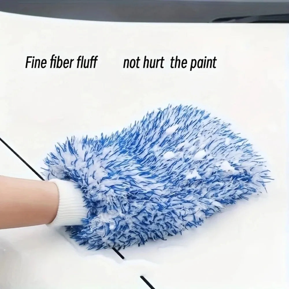A wet & dry car wash mitt that effectively cleans your car in both wet and dry conditions.