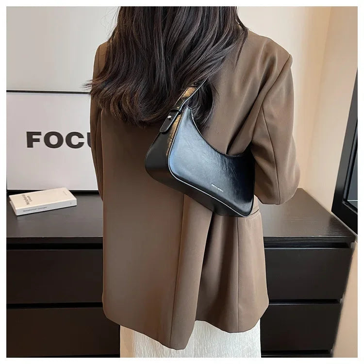 Small Cute Underarm Shoulder Bags for Women 2024 Trend Design Leather Handbags and Purses Y2K Silver Red Hand Bag Women Bag