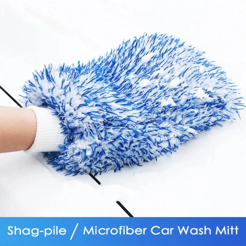 A wet & dry car wash mitt that effectively cleans your car in both wet and dry conditions.