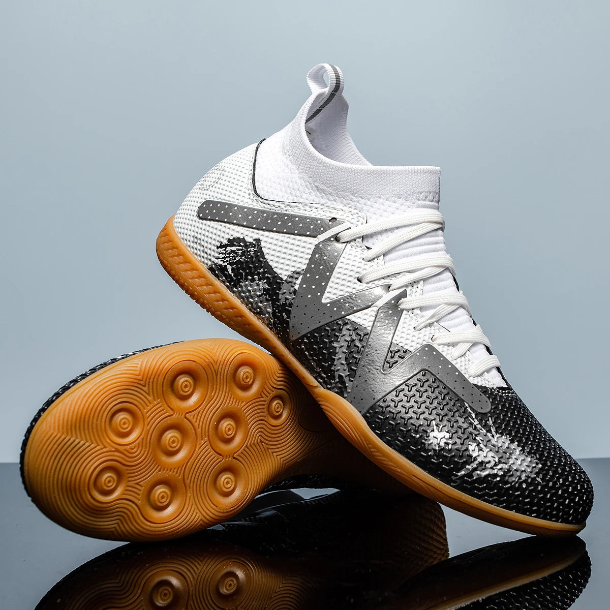 New Men Football Shoes Society Cleats Professional Soccer Shoes Indoor Fast Football Field Boots Sneaker Boy Original Training
