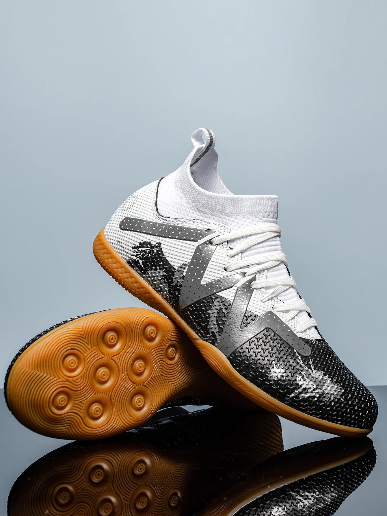 New Men Football Shoes Society Cleats Professional Soccer Shoes Indoor Fast Football Field Boots Sneaker Boy Original Training