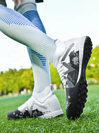 New Men Football Shoes Society Cleats Professional Soccer Shoes Indoor Fast Football Field Boots Sneaker Boy Original Training