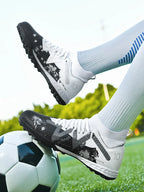 New Men Football Shoes Society Cleats Professional Soccer Shoes Indoor Fast Football Field Boots Sneaker Boy Original Training