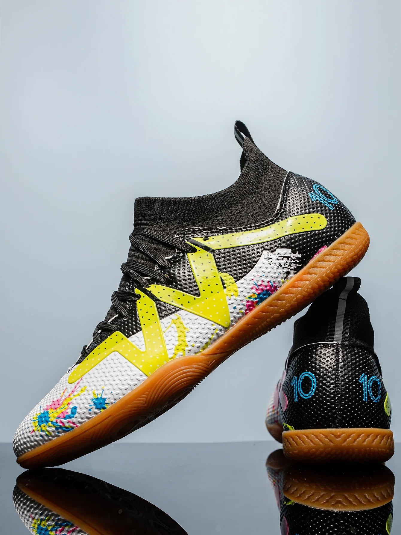 New Men Football Shoes Society Cleats Professional Soccer Shoes Indoor Fast Football Field Boots Sneaker Boy Original Training