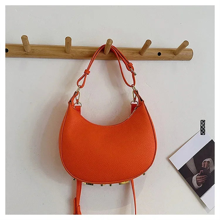 French handbag women bag semi-circular crescent single shoulder armpit bag fashionable commuting niche letter crossbody handbag