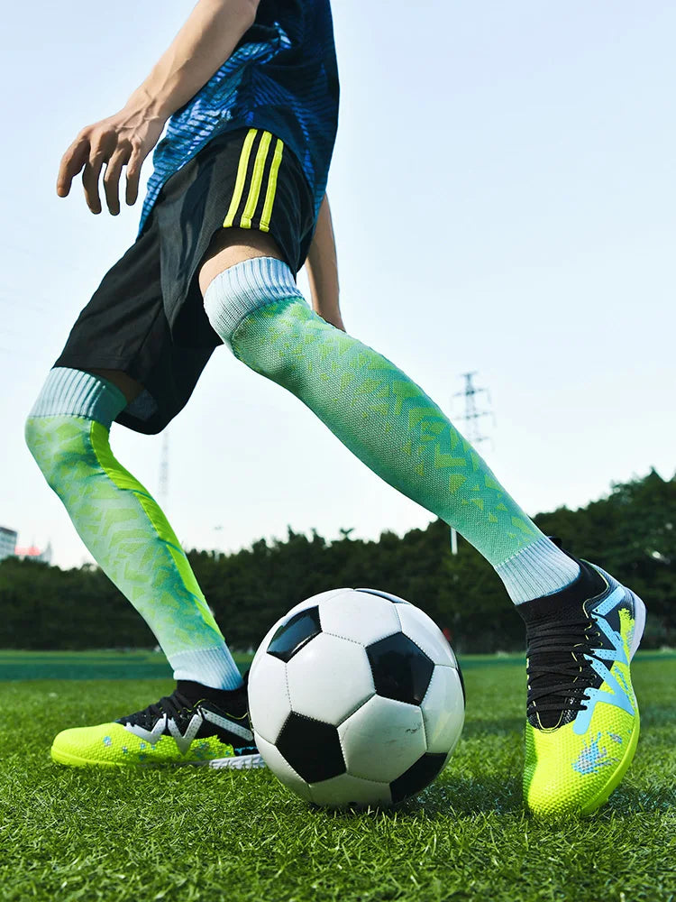 New Men Football Shoes Society Cleats Professional Soccer Shoes Indoor Fast Football Field Boots Sneaker Boy Original Training